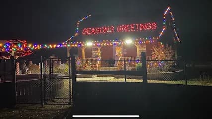 Majestic Meadows Alpacas & Boutique - Goat Yoga in Medina, Ohio